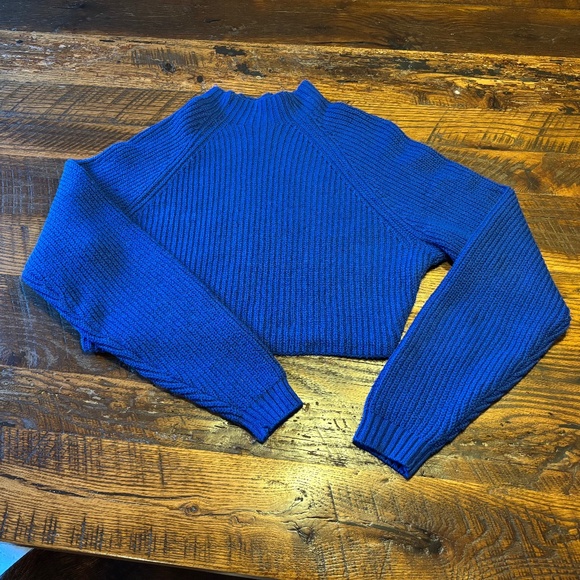 Hollister Cropped Sweater - XS - Royal Blue - like new! - Picture 1 of 5